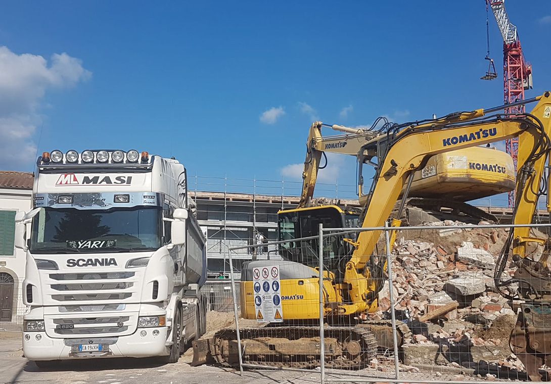 Scavi e demolizioni Servizi ML MASI SRL a Lamporecchio e in tutta la Toscana Lavori stradali, autotrasporti conto terzi, recupero materiali inerti, impianto frantumazione