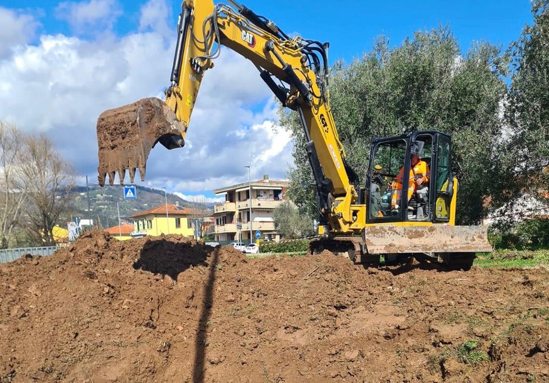 Movimento terra Servizi ML MASI SRL a Lamporecchio e in tutta la Toscana Lavori stradali, autotrasporti conto terzi, recupero materiali inerti, impianto frantumazione